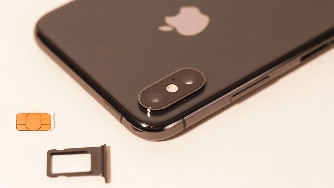 iPhone Xr Sim Kart Tepsisi