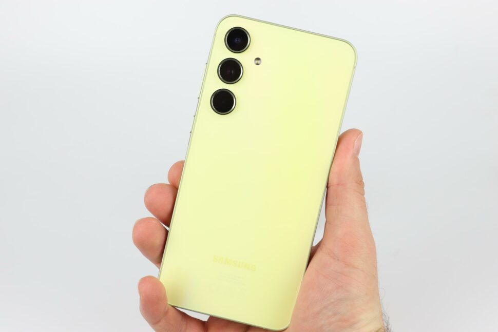 Samsung A55 5G A556E Parmak İzi Sarı
